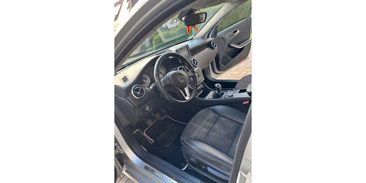 Mercedes-Benz A 180 201.547 km 9.900 &euro; Bucha 07751