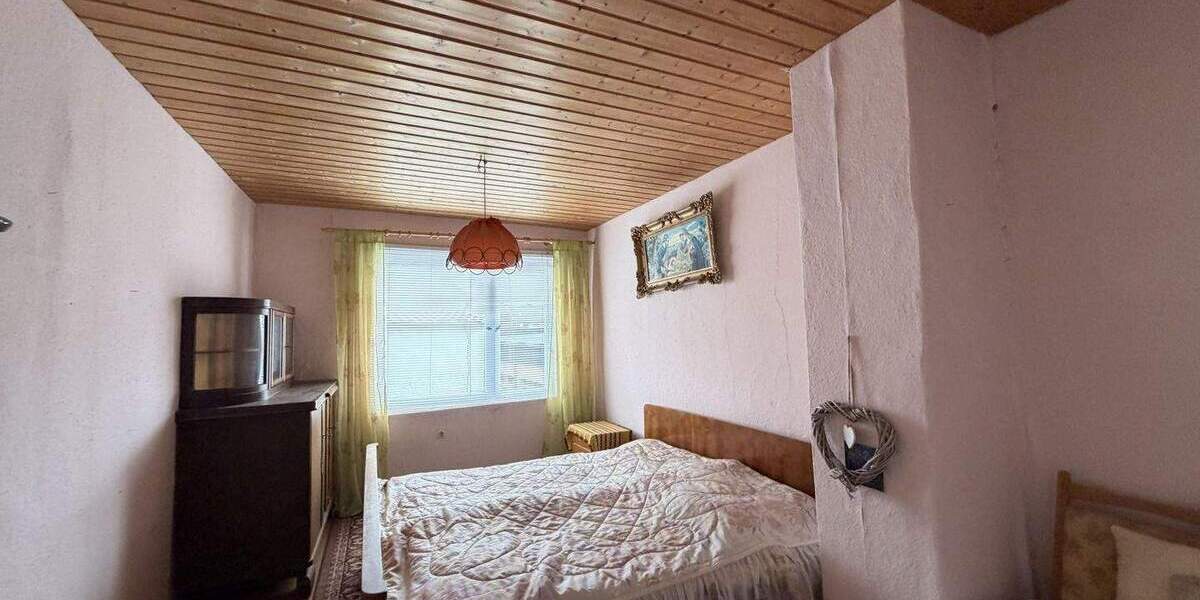 Reihenmittelhaus Buttstädt - 5 Zimmer, 110 m&sup2;, 39.000&euro; | Angebot:25845666