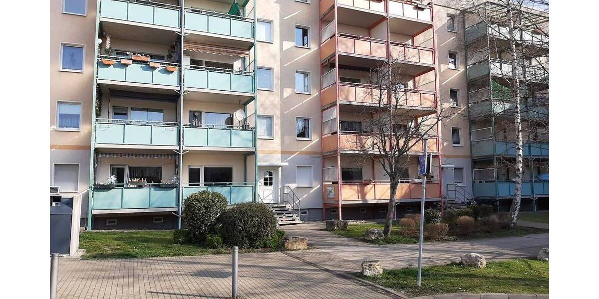 Etagenwohnung Weimar Weststadt - 3 Zimmer, 74 m&sup2;, 555&euro; | Angebot:26016317