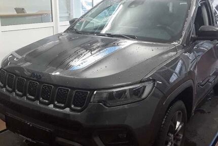Jeep Compass 74.500 km 23.290 &euro; Rudolstadt 07407