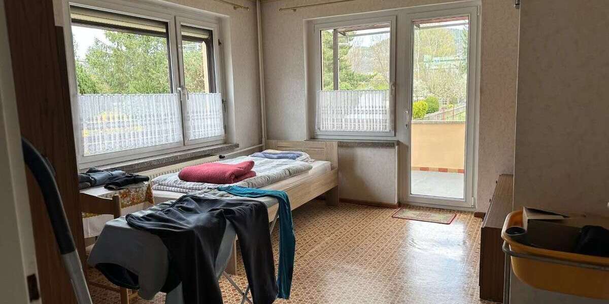 Teilsaniertes Einfamilienhaus mit großem Grundstück - Einfamilienhaus Rudolstadt | Angebot:26676327
