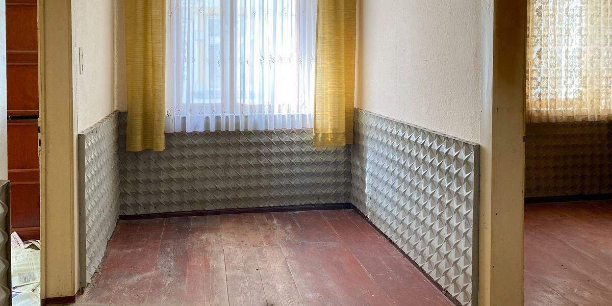 Einfamilienhaus Apolda - 6 Zimmer, 135 m&sup2;, 109.000&euro; | Angebot:25727016