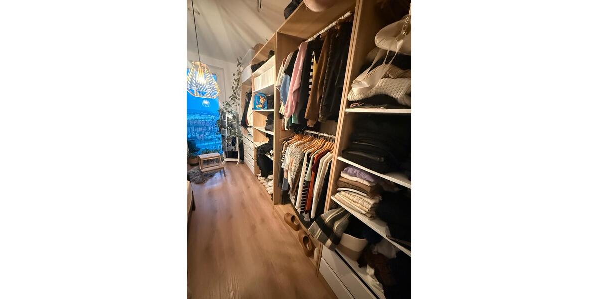 Etagenwohnung Erfurt - 4 Zimmer, 120 m&sup2;, 933&euro; | Angebot:25805244