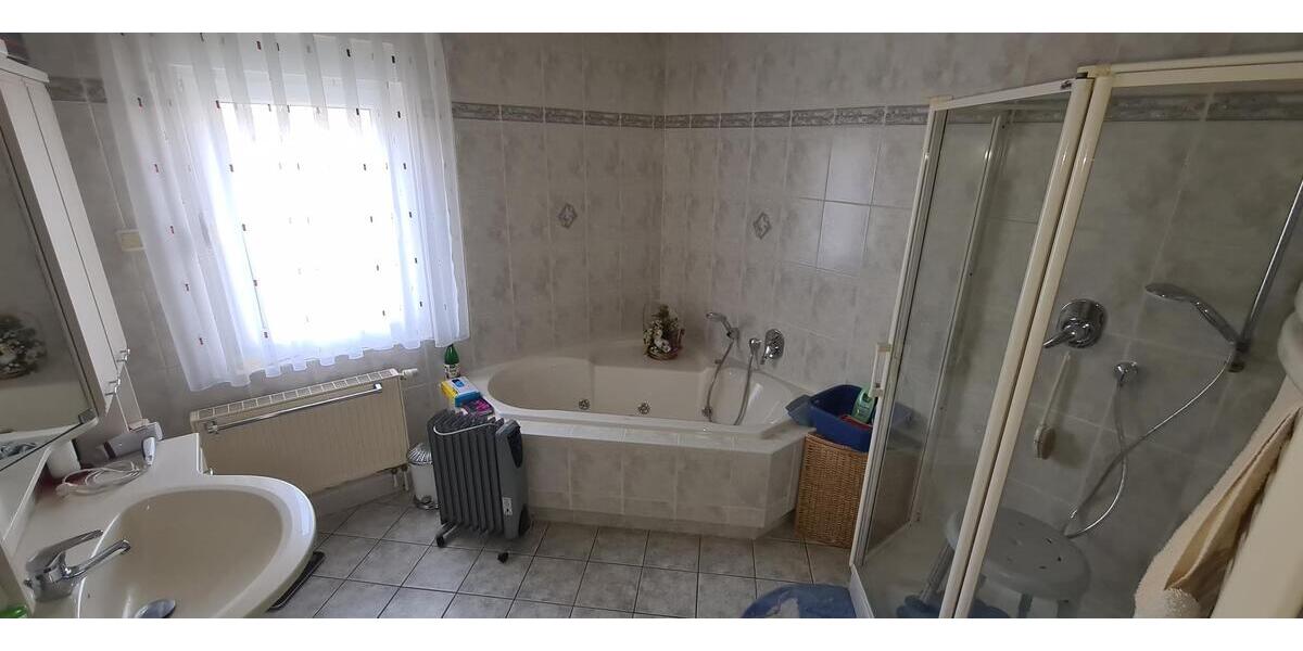 Einfamilienhaus in Alleinlage mit großem Grundstück - Einfamilienhaus Großeutersdorf | Angebot:25790710