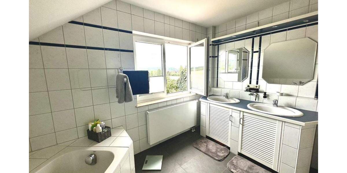 Einfamilienhaus Blankenhain - 5 Zimmer, 140 m&sup2;, 525.000&euro; | Angebot:25654187