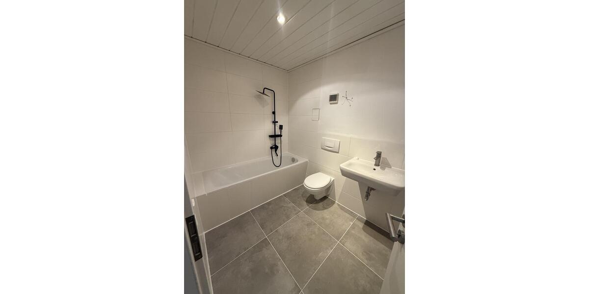Dachgeschoßwohnung Kahla - 2.5 Zimmer, 68 m&sup2;, 650&euro; | Angebot:26475200