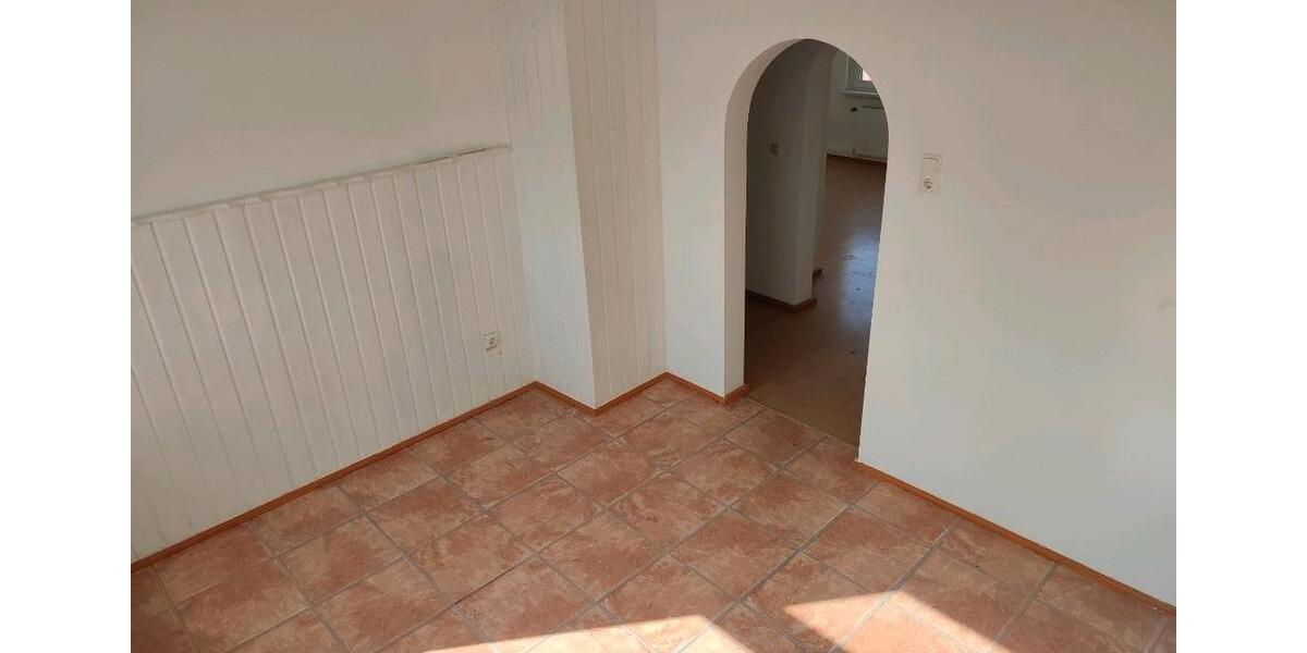 Maisonettenwohnung Apolda - 4 Zimmer, 90 m&sup2;, 620&euro; | Angebot:25271202