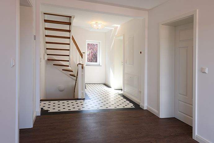 Einfamilienhaus Erfurt Wallichen - 7 Zimmer, 300 m&sup2;, 2.900&euro; | Angebot:26243600