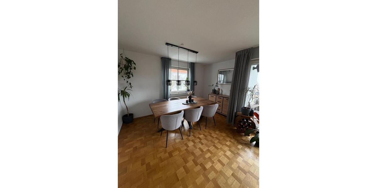 Hochparterre Weimar - 3 Zimmer, 80 m&sup2;, 1.040&euro; | Angebot:25925198