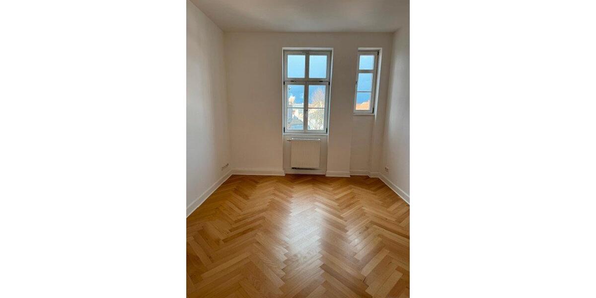 Etagenwohnung Weimar - 4 Zimmer, 102 m&sup2;, 1.200&euro; | Angebot:25991215