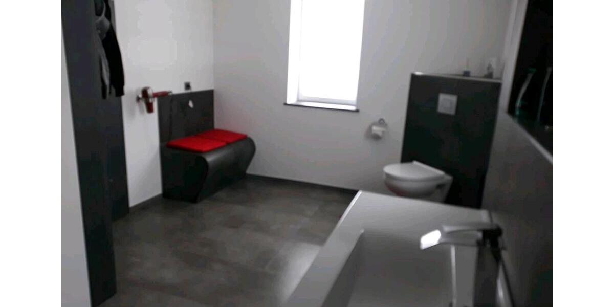 Doppelhaushälfte Udestedt - 11 Zimmer, 240 m&sup2;, 185.000&euro; | Angebot:26580102