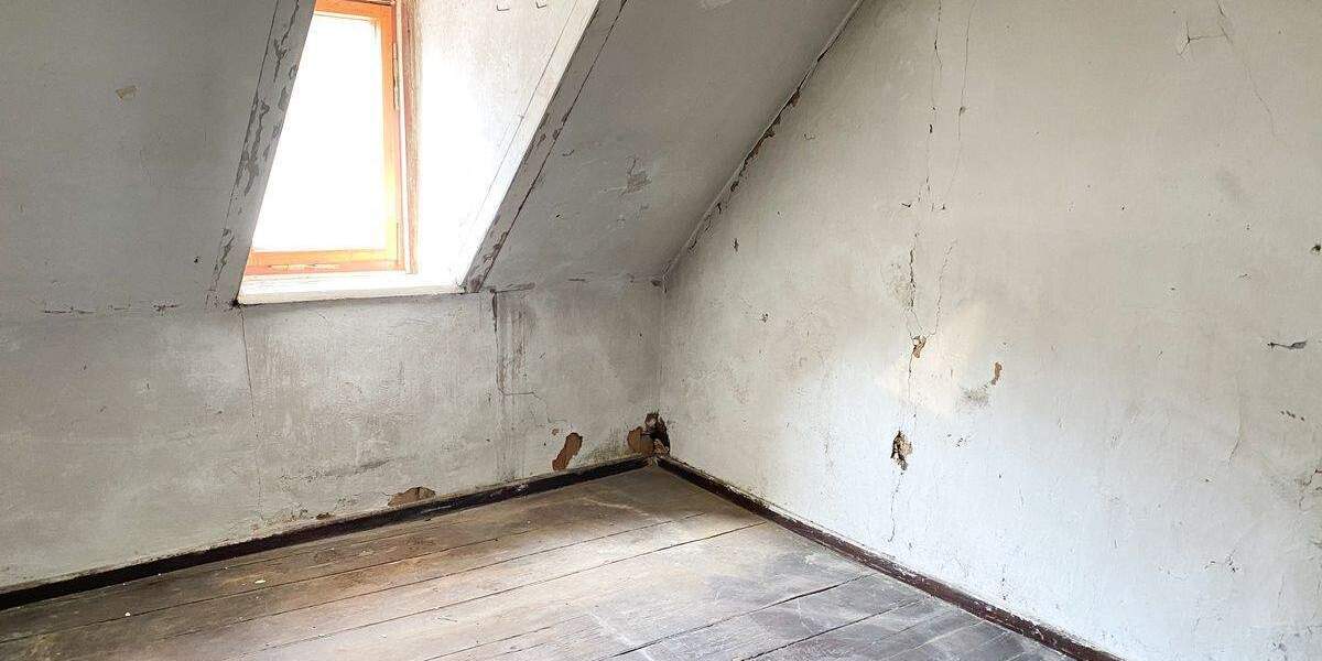 Einfamilienhaus Apolda - 6 Zimmer, 135 m&sup2;, 109.000&euro; | Angebot:25727016