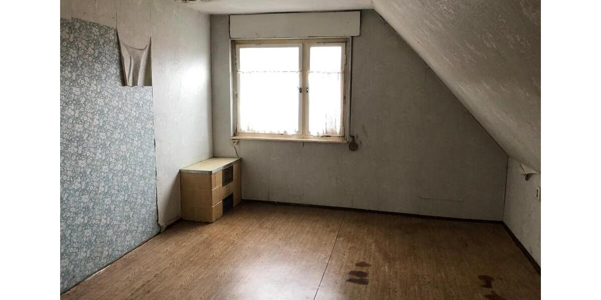Einfamilienhaus Sömmerda - 7 Zimmer, 130 m&sup2;, 42.900&euro; | Angebot:25397514