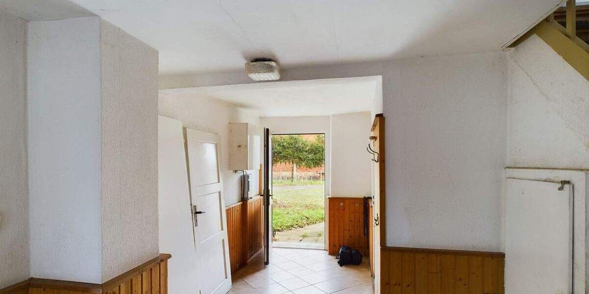 Einfamilienhaus Am Ettersberg Vippachedelhausen - 8 Zimmer, 160 m&sup2;, 75.000&euro; | Angebot:25679315