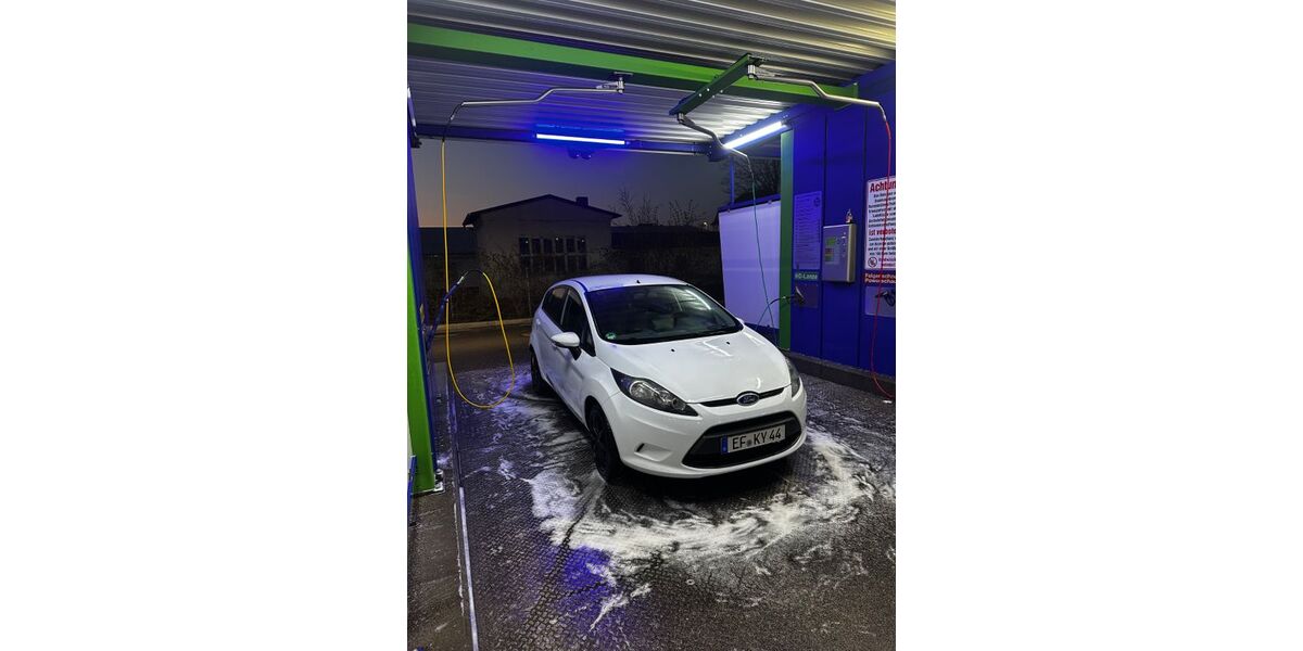 Ford Fiesta 146.800 km 2.300 &euro; Erfurt 99086