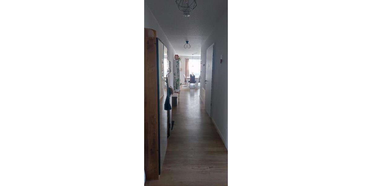 Etagenwohnung Bucha - 3 Zimmer, 90 m&sup2;, 1.500&euro; | Angebot:25543321