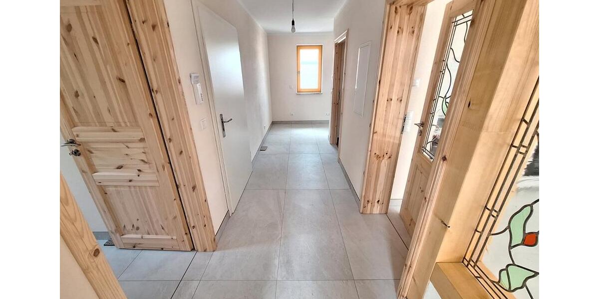 Etagenwohnung Kahla - 2 Zimmer, 90 m&sup2;, 950&euro; | Angebot:26563044