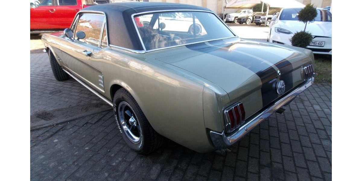Ford Mustang V8 mit Wertgutachten 37.000 km 32.500 &euro; Rudolstadt 07407