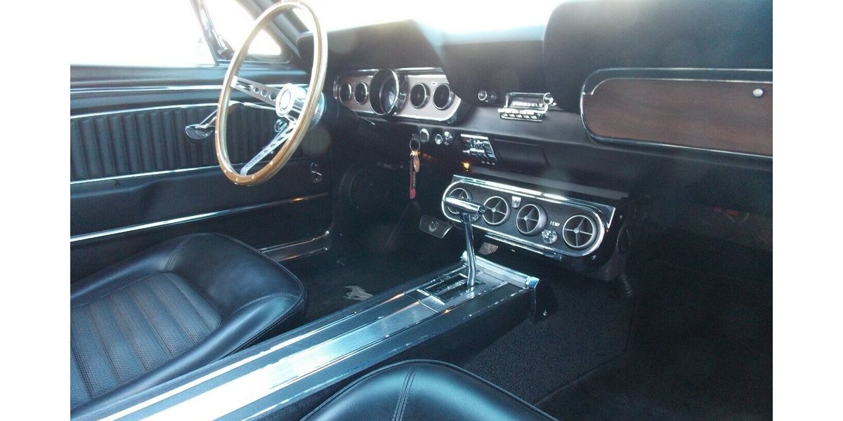 Ford Mustang V8 mit Wertgutachten 37.000 km 32.500 &euro; Rudolstadt 07407