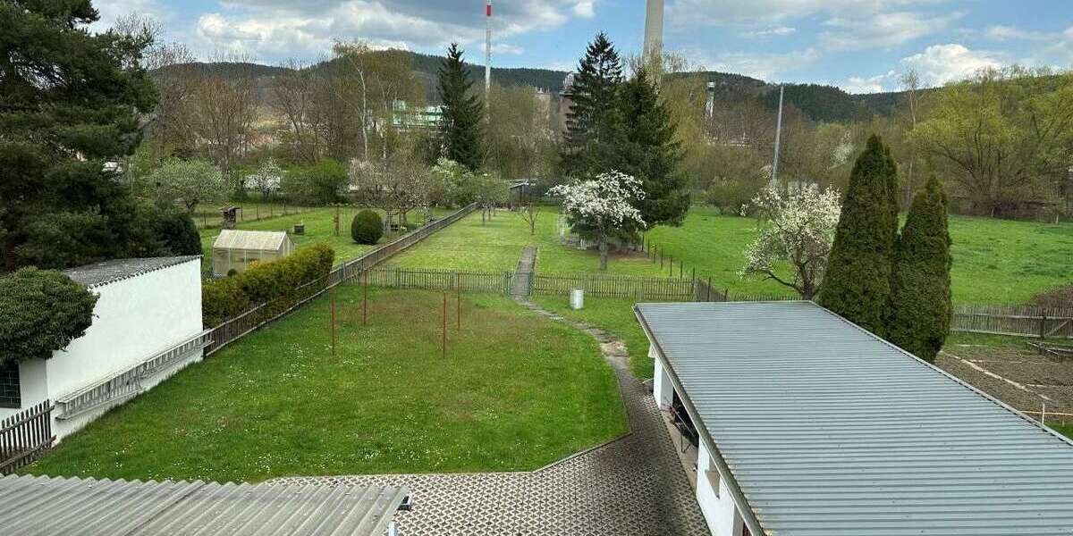 Teilsaniertes Einfamilienhaus mit großem Grundstück - Einfamilienhaus Rudolstadt | Angebot:26676327