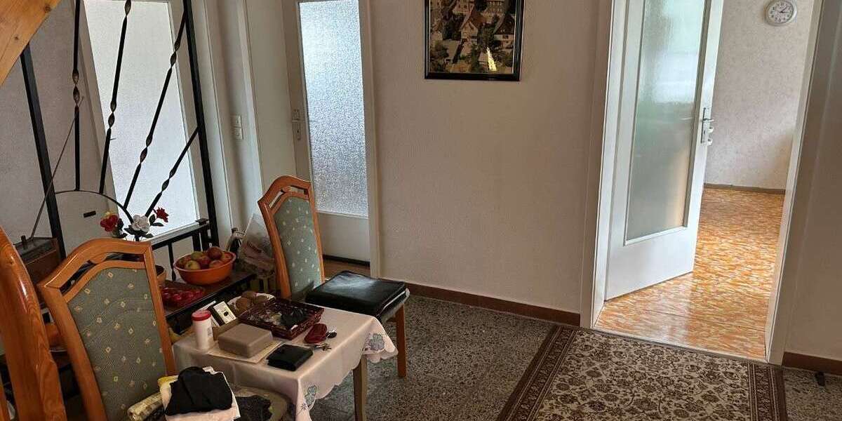 Teilsaniertes Einfamilienhaus mit großem Grundstück - Einfamilienhaus Rudolstadt | Angebot:26676327