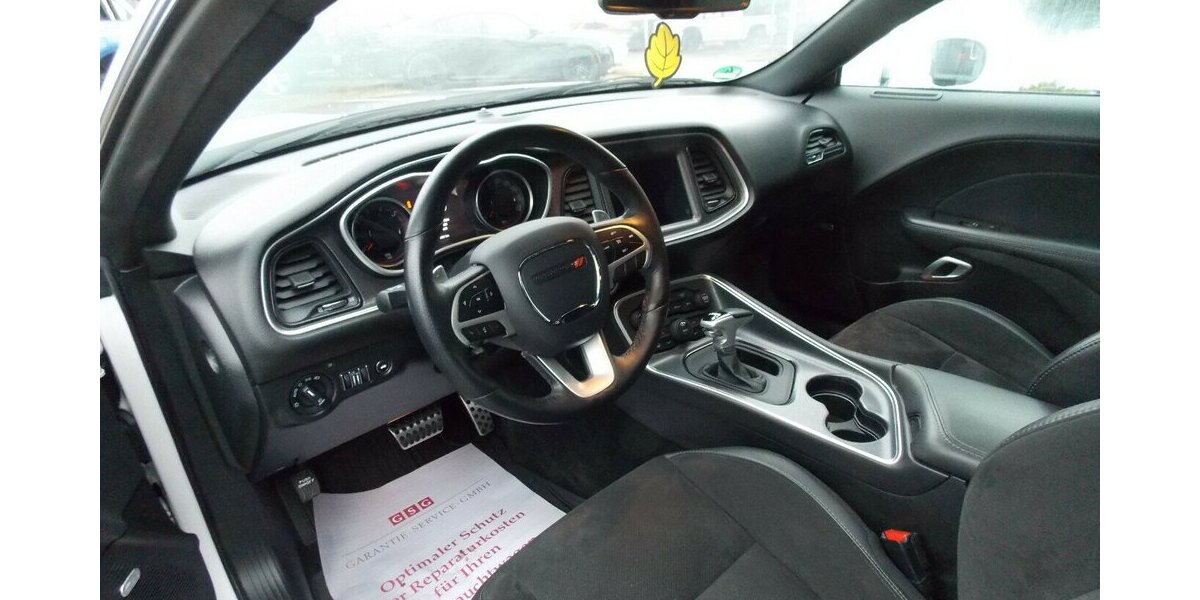 Dodge Challenger 6,4 Scat Pack 93.400 km 34.990 &euro; Rudolstadt 07407
