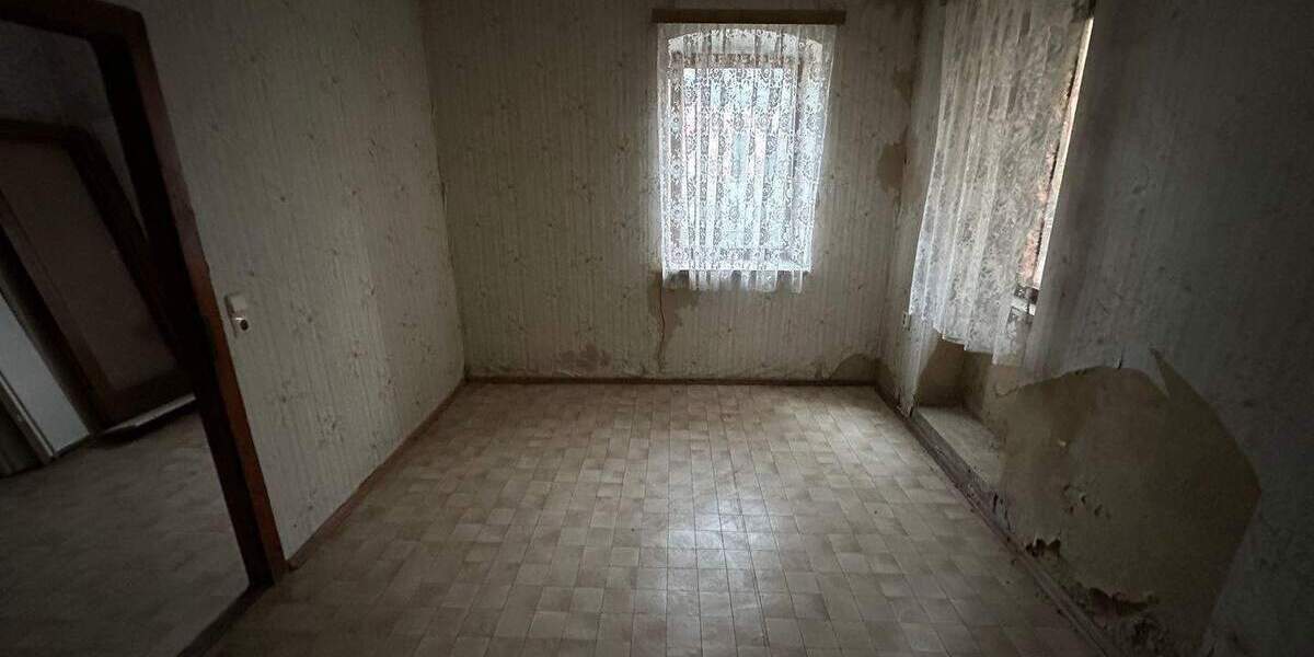 Mehrfamilienhaus, Wohnhaus Schmiedehausen - 9 Zimmer, 110 m&sup2;, 50.000&euro; | Angebot:25670785