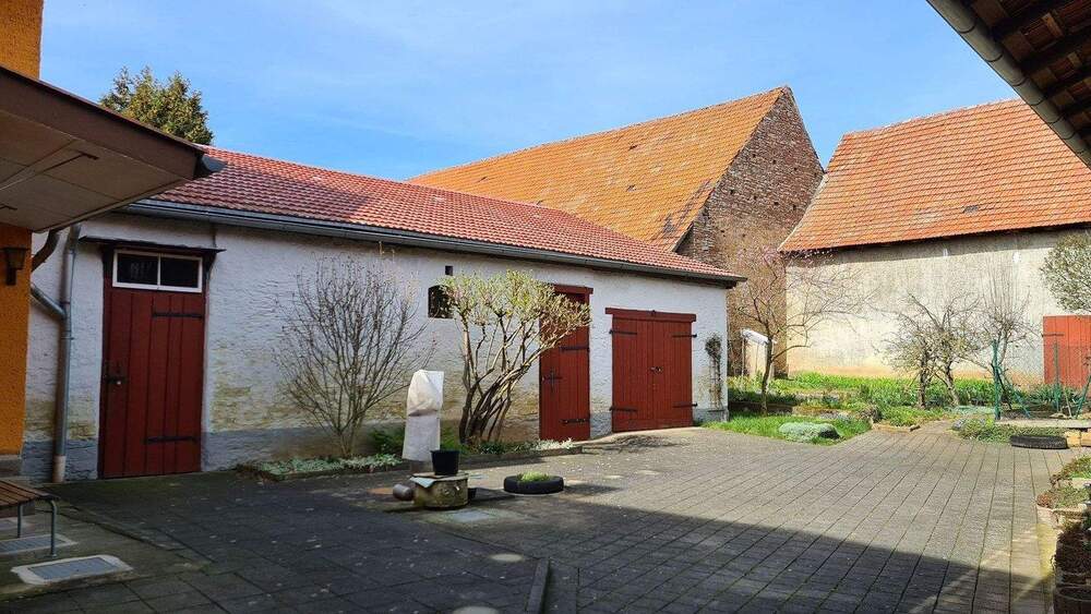 Bauernhaus, Landhaus Kölleda Großmonra - 8 Zimmer, 218 m&sup2;, 199.000&euro; | Angebot:25687052