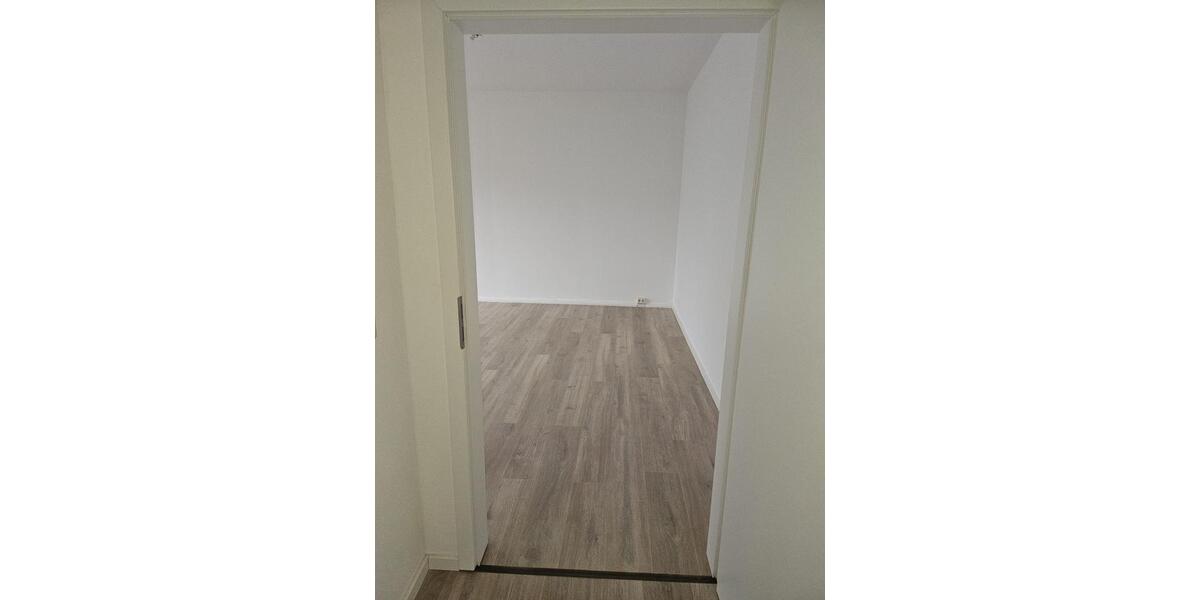 Etagenwohnung Apolda - 4 Zimmer, 135 m&sup2;, 1.350&euro; | Angebot:26581989