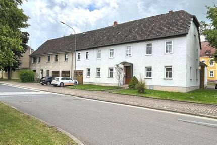 Haus Guthmannshausen Guthmannshausen - 8 Zimmer, 213 m&sup2;, 140.000&euro; | Angebot:25745772