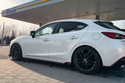 Mazda 3 126.127 km 9.900 &euro; Weimar 99423