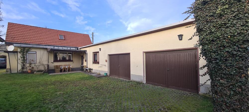 Einfamilienhaus in Alleinlage mit großem Grundstück - Einfamilienhaus Großeutersdorf | Angebot:25174661