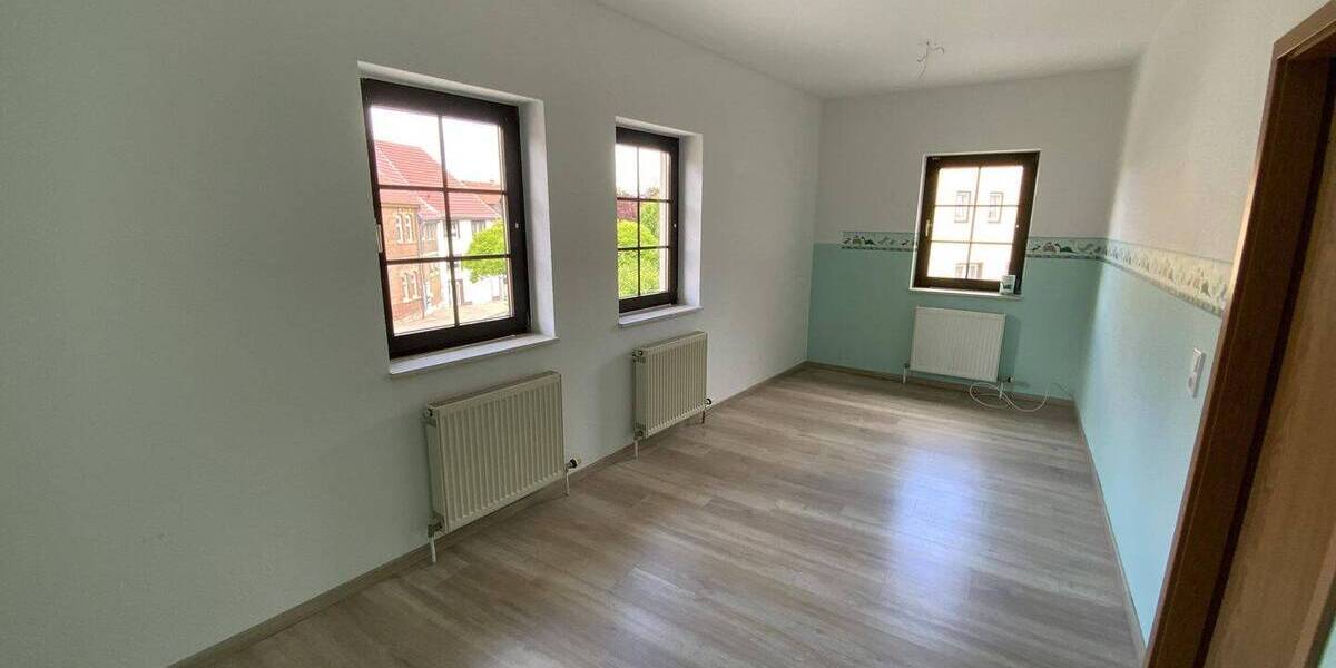 Einfamilienhaus Buttstädt - 4 Zimmer, 264 m&sup2;, 275.000&euro; | Angebot:25815816