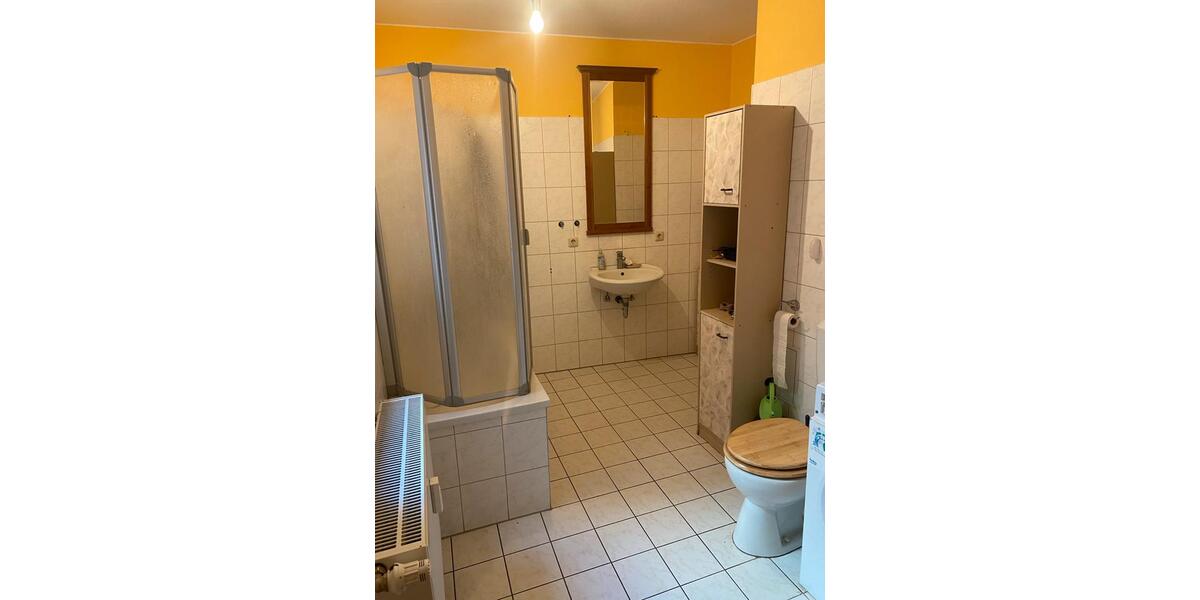 Etagenwohnung Kahla - 4.5 Zimmer, 110 m&sup2;, 600&euro; | Angebot:25496285