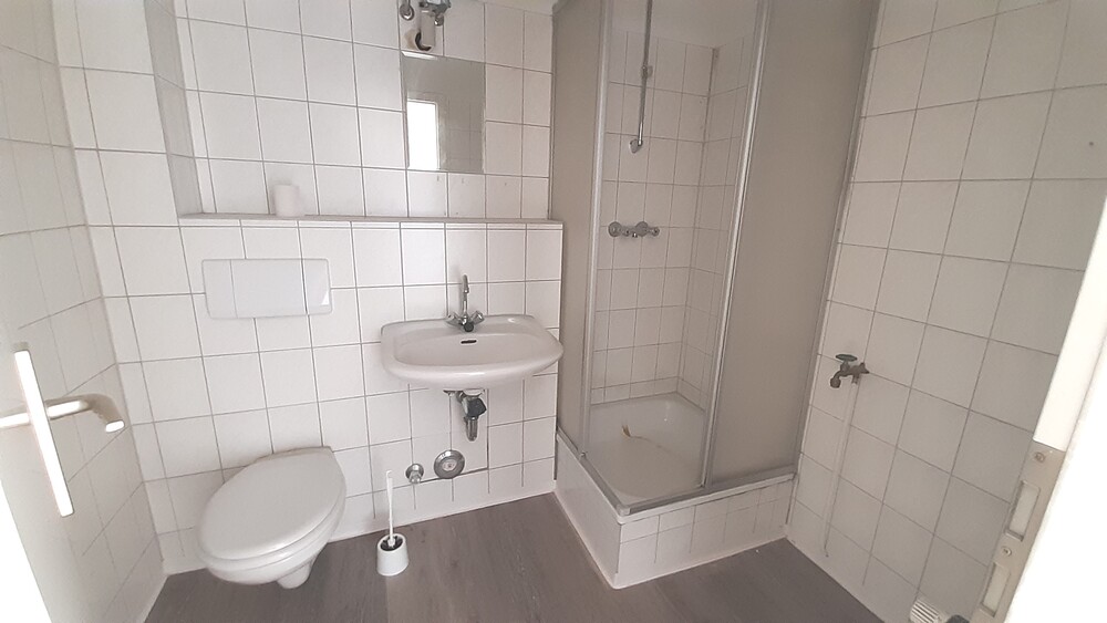 WG-Wohnung mit 4-Zimmern, 2.OG mit 2 Bädern und 2 Küchen in Gera - Etagenwohnung Jena Burgau | Angebot:14517896