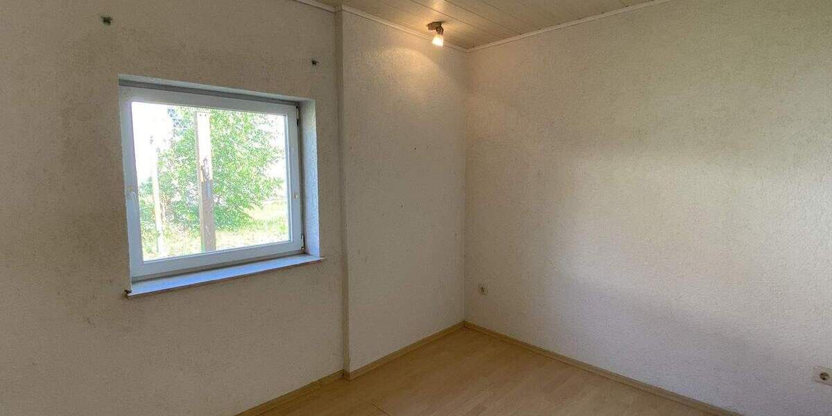 Einfamilienhaus Schmiedehausen - 4 Zimmer, 18 m&sup2;, 49.000&euro; | Angebot:25668328