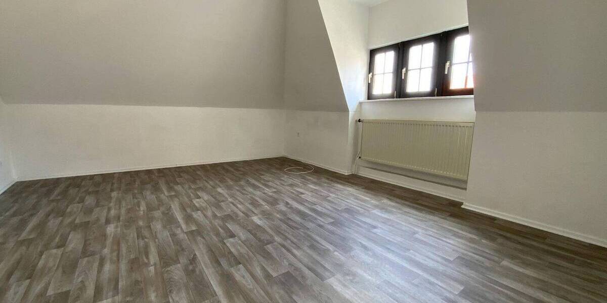 Einfamilienhaus Buttstädt - 4 Zimmer, 264 m&sup2;, 259.000&euro; | Angebot:25815816