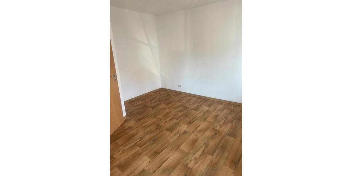 Erdgeschoßwohnung Elxleben - 3 Zimmer, 72 m&sup2;, 900&euro; | Angebot:25325663