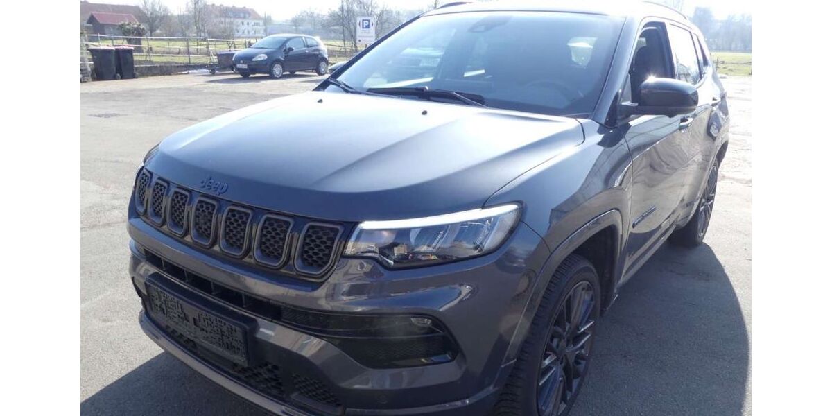 Jeep Compass 58.750 km 23.888 &euro; Rudolstadt 07407