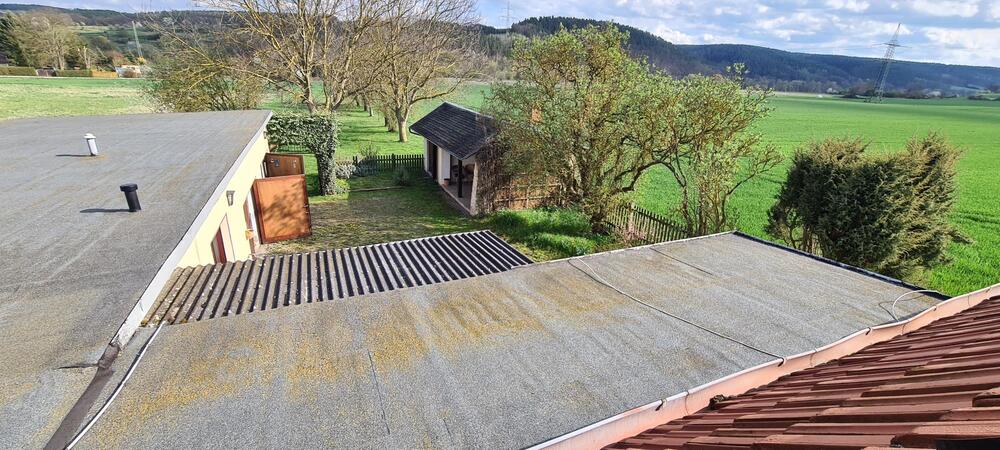 Einfamilienhaus in Alleinlage mit großem Grundstück - Einfamilienhaus Großeutersdorf | Angebot:26009999