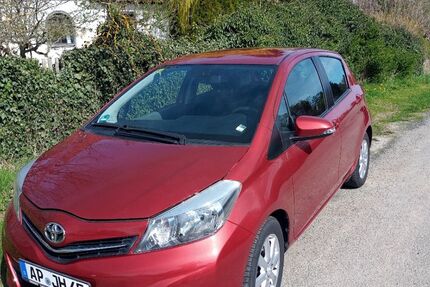 Toyota Yaris 61.200 km 7.300 &euro; Weimar 99423