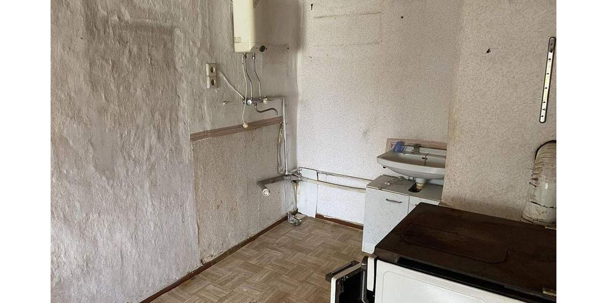 Einfamilienhaus Schmiedehausen - 4 Zimmer, 18 m&sup2;, 49.000&euro; | Angebot:25668328
