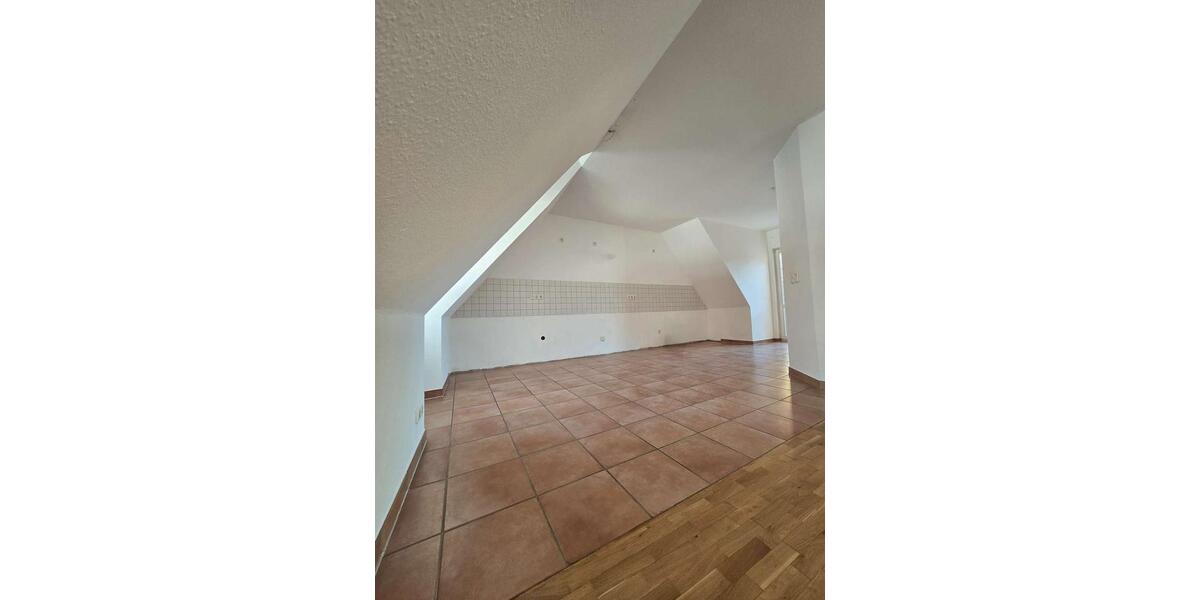 Etagenwohnung Erfurt - 2 Zimmer, 129 m&sup2;, 1.490&euro; | Angebot:24750428