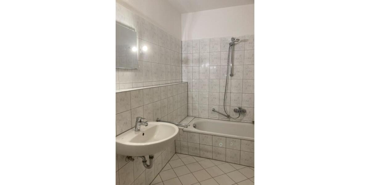 Erdgeschoßwohnung Stadtilm - 2 Zimmer, 58 m&sup2;, 342&euro; | Angebot:26587156
