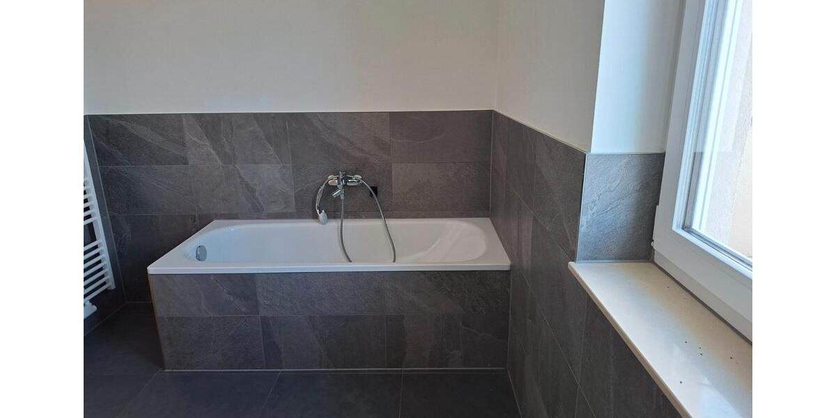 Dachgeschoßwohnung Apolda - 3 Zimmer, 96 m&sup2;, 900&euro; | Angebot:26675370
