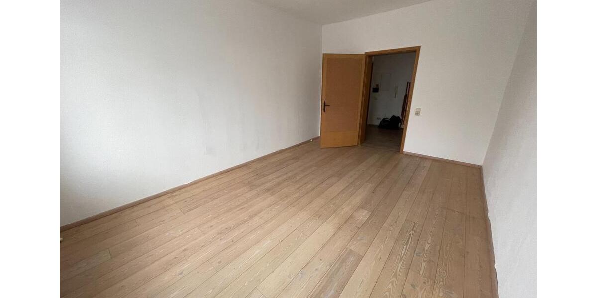Etagenwohnung Erfurt - 3 Zimmer, 99 m&sup2;, 950&euro; | Angebot:25831916
