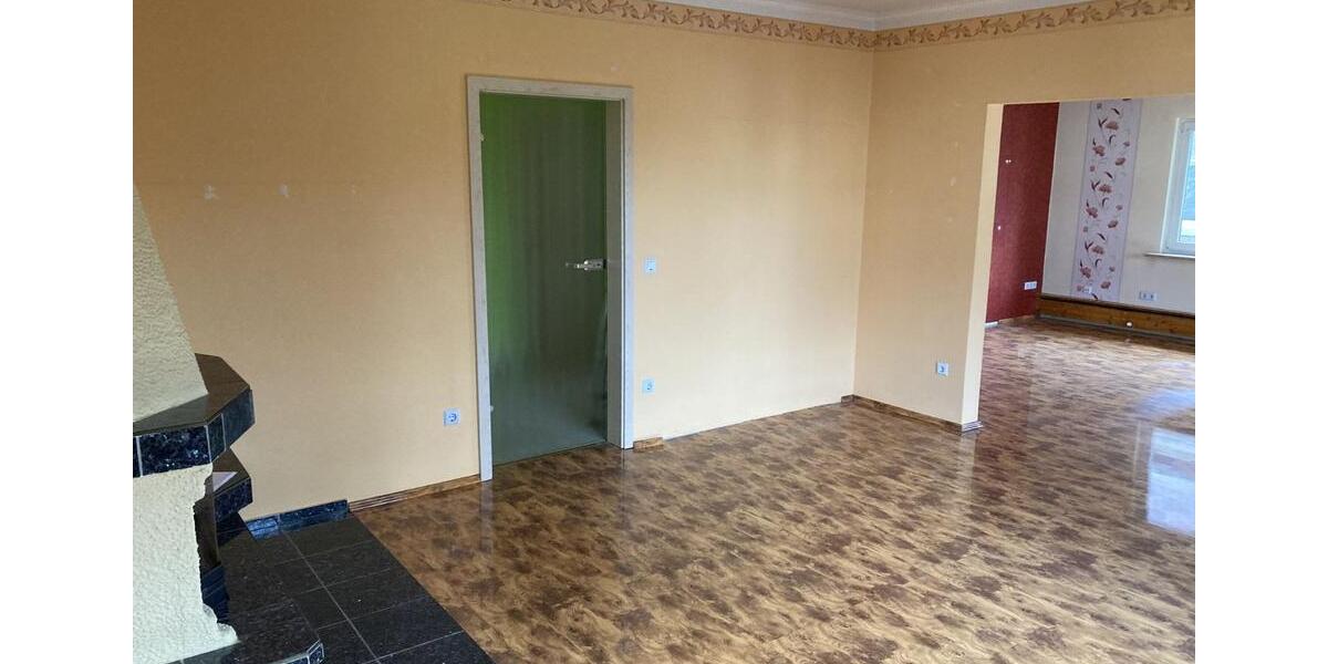 Etagenwohnung Kahla - 5 Zimmer, 124 m&sup2;, 870&euro; | Angebot:17932814