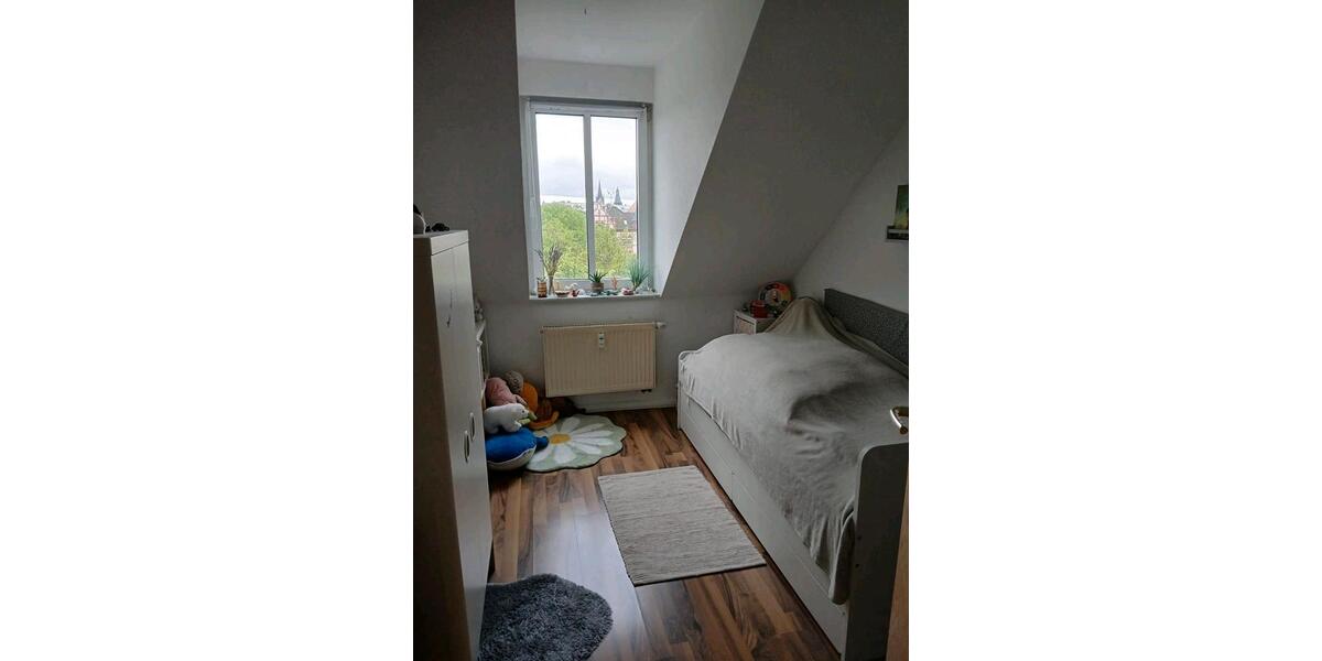 Dachgeschoßwohnung Erfurt - 3 Zimmer, 75 m&sup2;, 750&euro; | Angebot:26561387