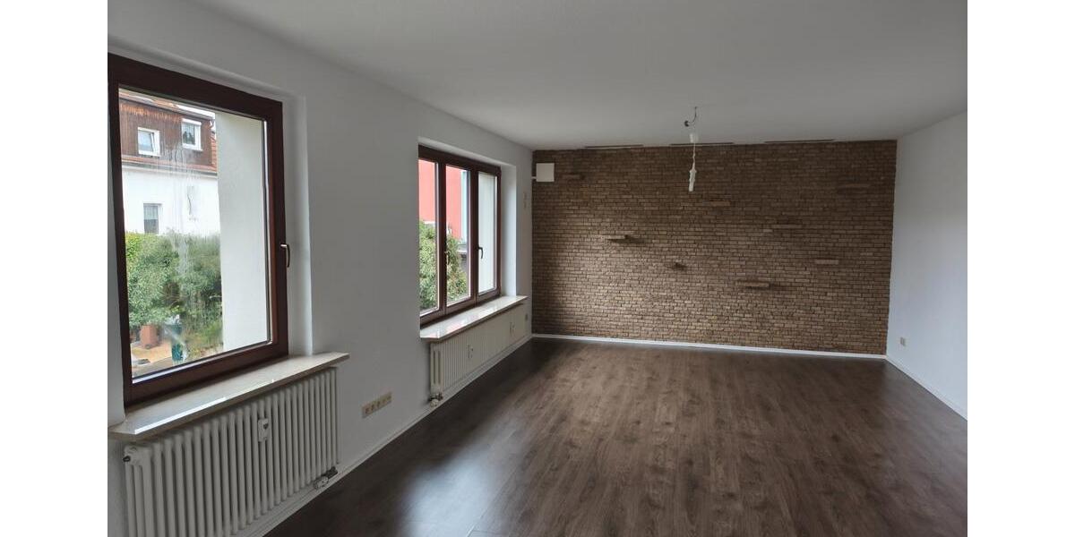 Etagenwohnung Jena Burgau - 2 Zimmer, 77 m&sup2;, 766&euro; | Angebot:26021512