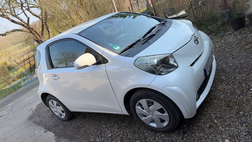 Toyota IQ 105.000 km 3.995 &euro; Erfurt 99092